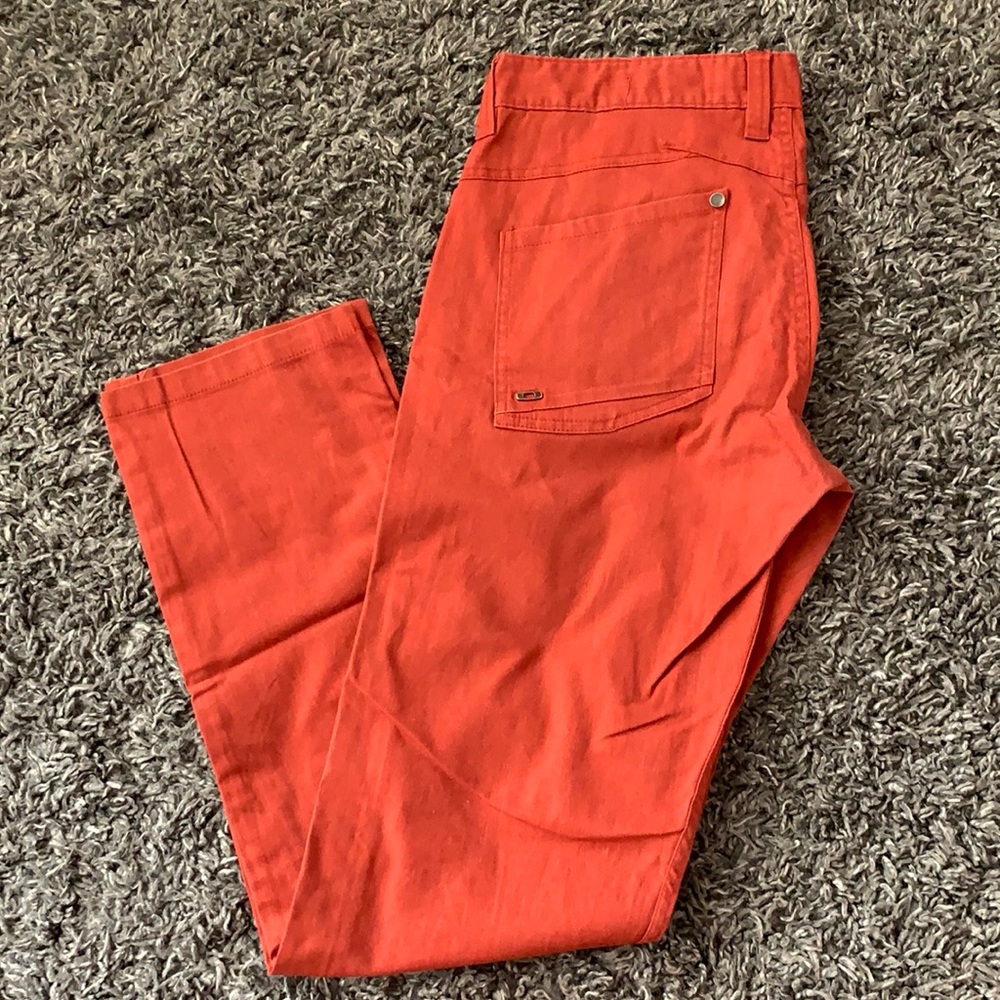 Men’s Oakley pants. Size 34W 32 L